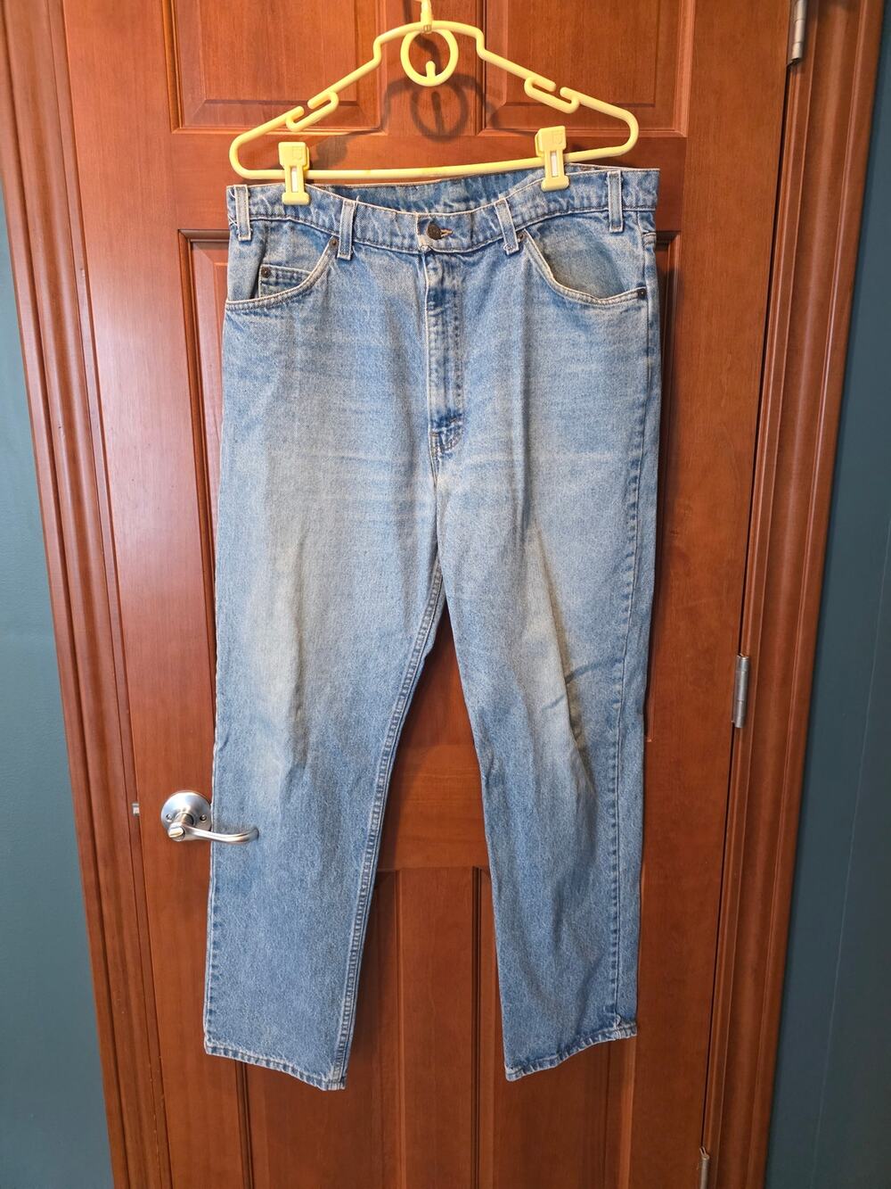 Vintage Levis Jeans Mens 38x32 Relaxed Fit 540 Brown Leather Tab Denim